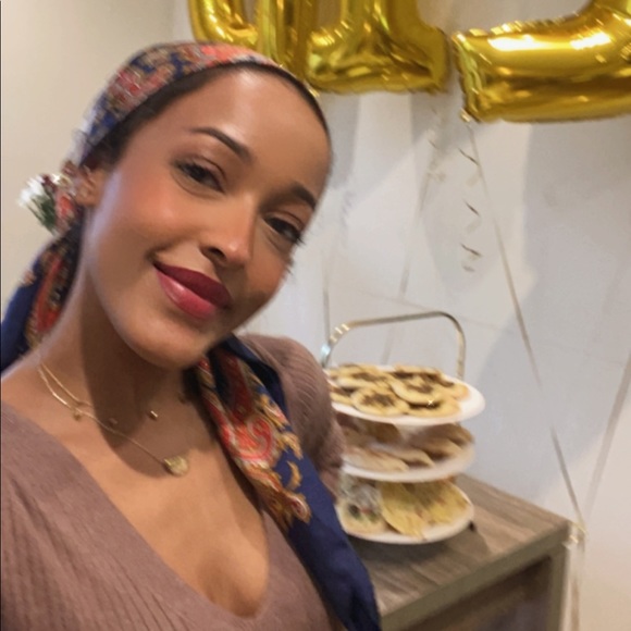 Meet your Posher, Arwa - Picture 1 of 1